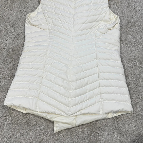 Athleta So Down Asymmetrical Front Zip Puffer Vest Down Feather in Ivory Size S - Picture 7 of 13